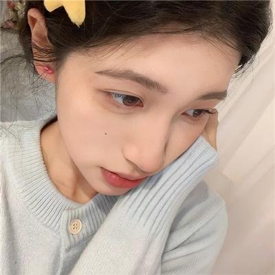一双绣花鞋